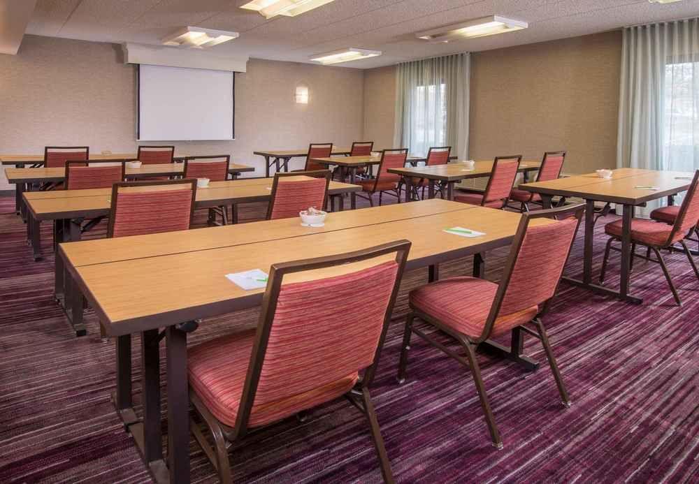 Отель Courtyard By Marriott Fairfax Fair Oaks Экстерьер фото