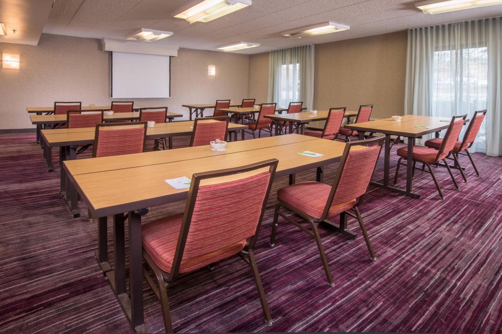 Отель Courtyard By Marriott Fairfax Fair Oaks Экстерьер фото