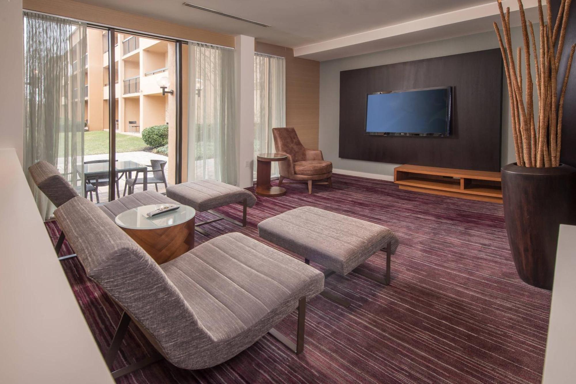 Отель Courtyard By Marriott Fairfax Fair Oaks Экстерьер фото