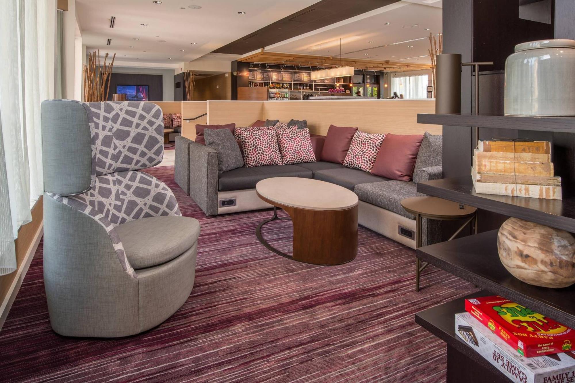 Отель Courtyard By Marriott Fairfax Fair Oaks Экстерьер фото