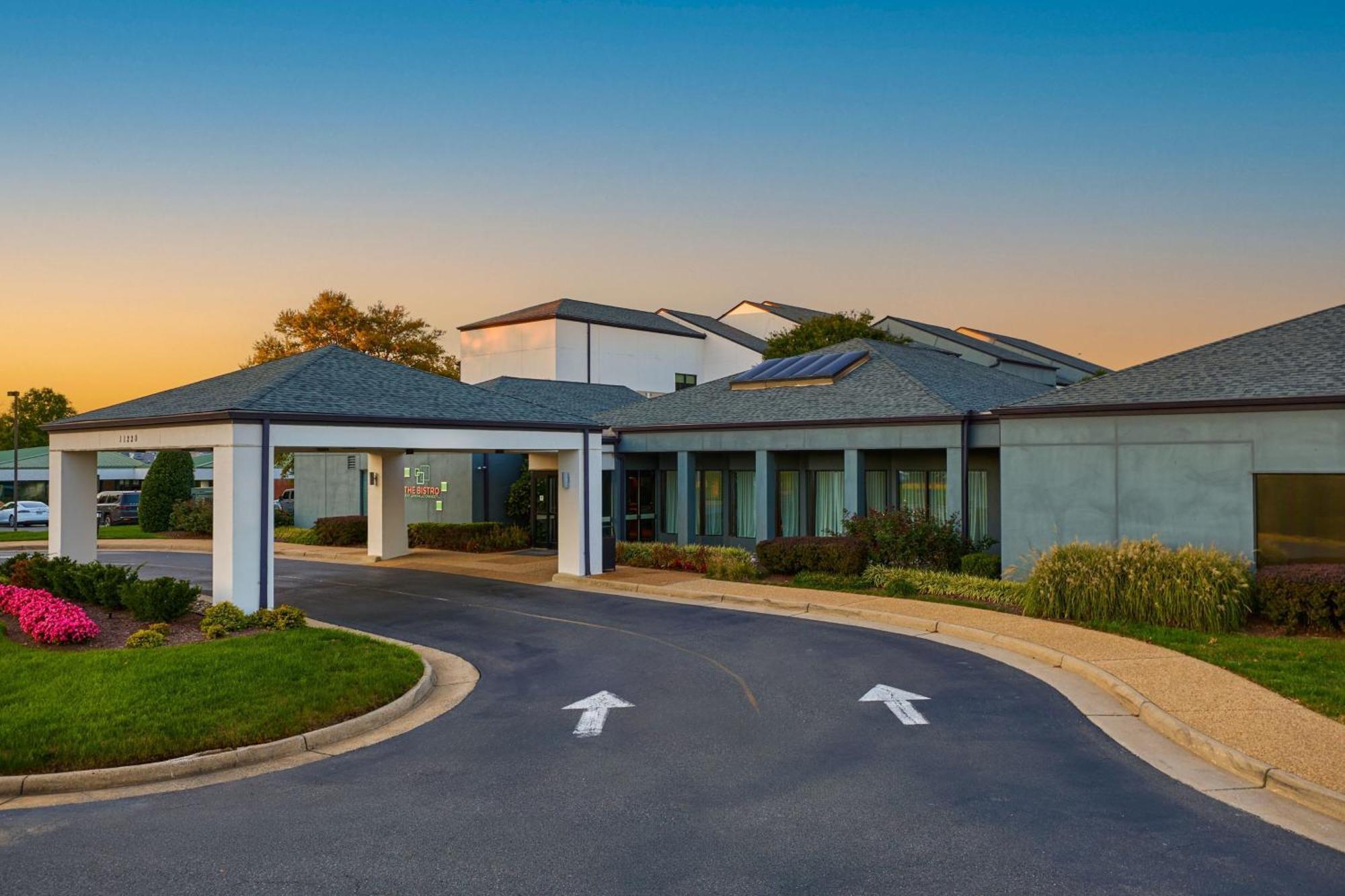 Отель Courtyard By Marriott Fairfax Fair Oaks Экстерьер фото