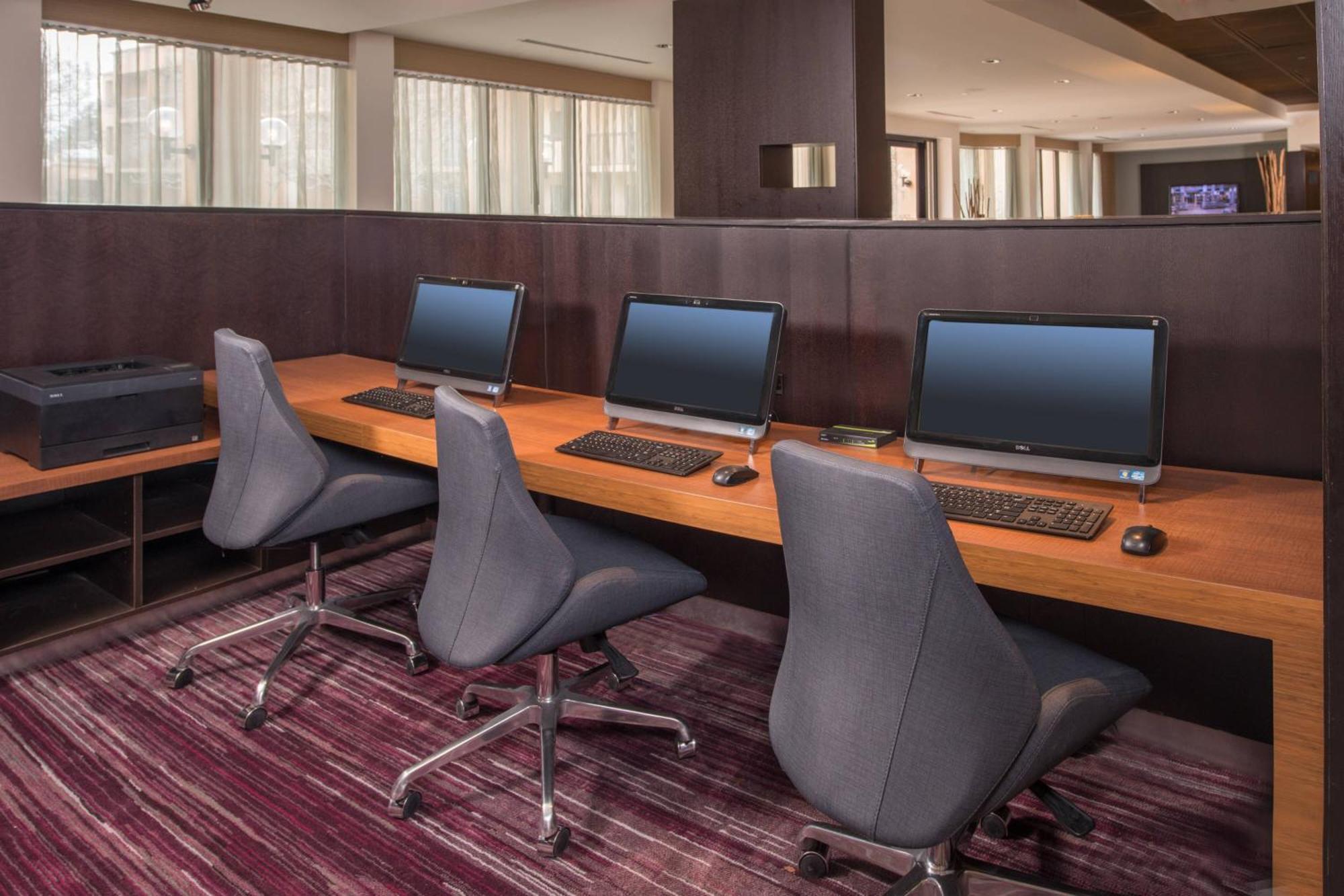 Отель Courtyard By Marriott Fairfax Fair Oaks Экстерьер фото