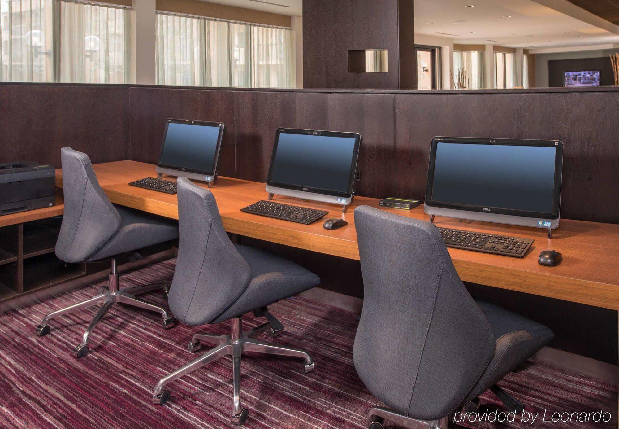 Отель Courtyard By Marriott Fairfax Fair Oaks Экстерьер фото